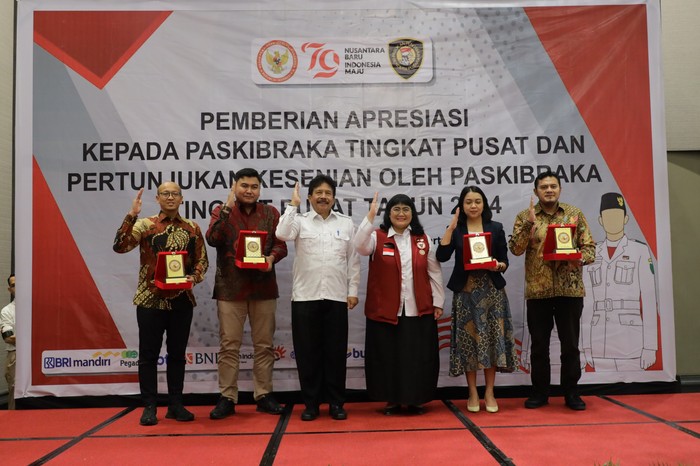 Pelepasan 76 Anggota Paskibraka Nasional 2024 Pelepasan 76 Anggota Paskibraka Nasional 2024