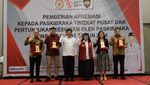 Potret Pelepasan 76 Anggota Paskibraka Nasional 2024 ke Daerah Masing-masing