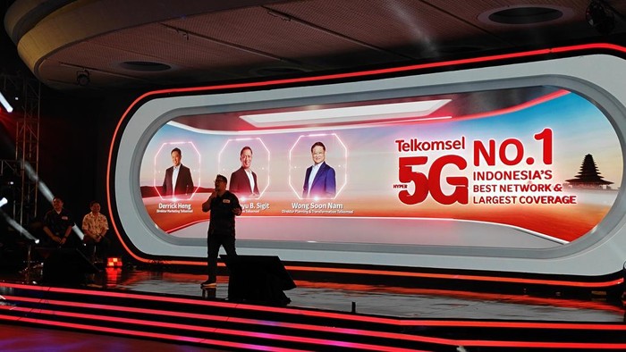 Peluncuran Telkomsel hyper 5G di Beach Walk, Kuta, Kabupaten Badung, Bali, Jumat (23/8/2024). (Foto: Agus Eka/detikBali)