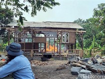 Ma Keyet Kaget Bukan Main, Kebunnya Disulap Jadi Makam Keramat Palsu