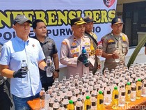 Kurir Arak Bali Dibekuk di Kota Pasuruan, 100 Botol Disita
