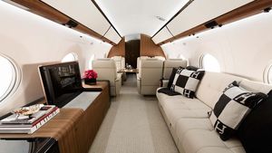 Asyiknya Terbang Pakai Pesawat Gulfstream G650ER, Kabinnya Mewah!