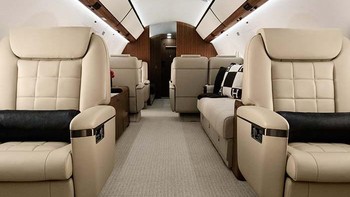 Kabin pesawat didesain cukup tinggi meskipun ini adalah jet pribadi. Penumpang tidak usah kuatir terantuk kepalanya. Foto: Gulfstream