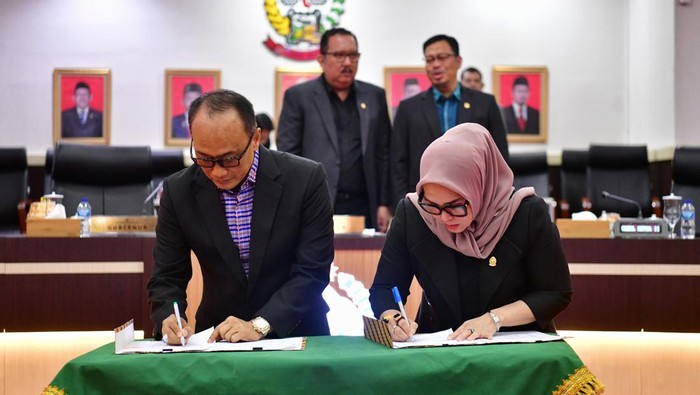 Pj Gubernur Sulsel Zudan Arif Fakrulloh bersama Ketua DPRD Sulsel Ketua Andi Ina Kartika Sari.