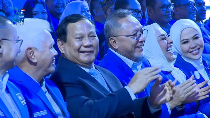 Gelak Tawa Prabowo dan Zulhas Pecah Akibat 'Ikatan Persaudaraan' di Kongres PAN