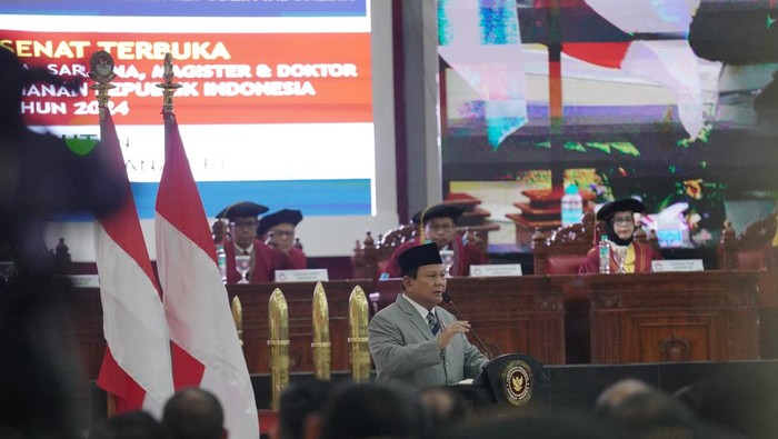 Presiden Jokowi sampaikan Pesan Penting saat Wisuda 425 Mahasiswa Universitas Pertahanan di Hadapan Prabowo