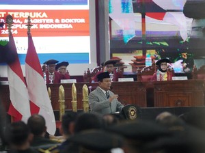 Prabowo Hadiri Wisuda 425 Mahasiswa Unhan, Beri Pesan Ini ke Wisudawan