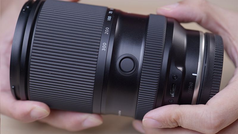 review Lensa Tamron 28-300mm f/4-7.1