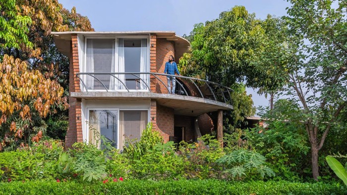 Rumah meliuk di India.