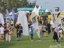 Runners Serbu Race Village Maybank Bali Marathon 2024