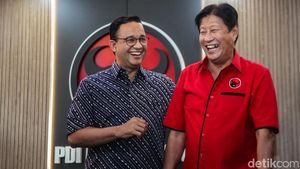 Senyum Semringah Anies Sambangi Markas PDIP Jakarta