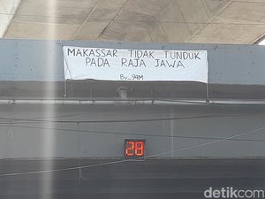 Spanduk Makassar Tidak Tunduk Pada Raja Jawa Muncul di Fly Over Pettarani