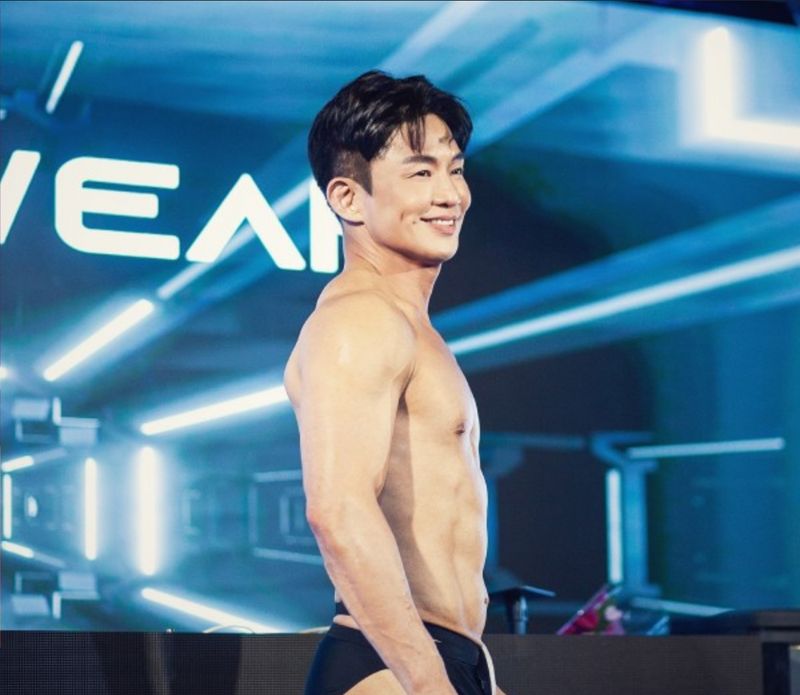 Terence Tea Terence Tea, juara Mr World Singapore 2024.