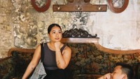 Tidak jarang ia yang juga akrab disapa Kiki menyindir isu sosial yang ramai diperbincangkan. Termasuk pada isu Erina Gudono dan Kaesang Pengarep beberapa hari lalu. Foto: Instagram/teukuryz
