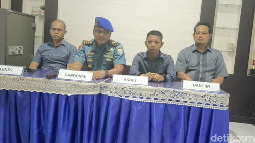 Konferensi pers anggota TNI AL diduga terlibat aniaya warga hingga tewas, Sabtu (24/8/2024).