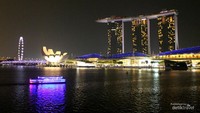 Singapura yang modern dan tertata rapi terlihat dari ikon bangunannya.