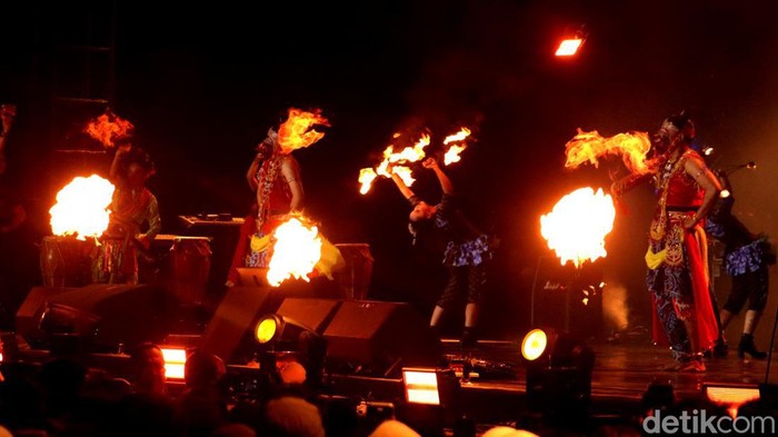 Atraksi di West Java Festival 2024 di Lapangan Saprua, Kota Bandung, Minggu (25/8/2024).