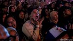 Penonton Larut dalam Nostalgia di West Java Festival 2024