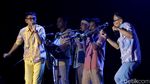 Penonton Larut dalam Nostalgia di West Java Festival 2024