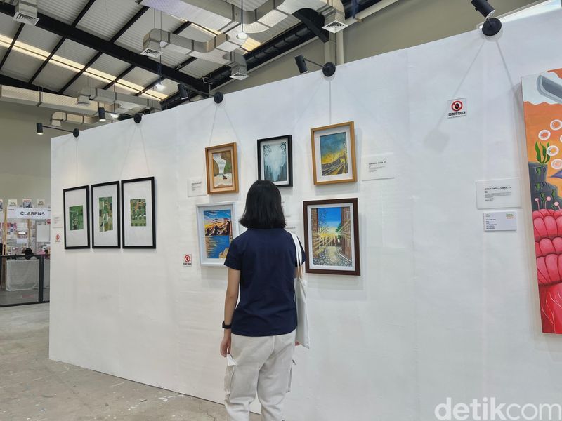 Pameran seni Canvas of Dreams diselenggarakan oleh for the heARTS organization (FTHO), organisasi pendukung seniman muda Indonesia. Digelar di Jakarta pada 24-25 Agustus 2024 di Chillax Sudirman, Jakarta Pusat.