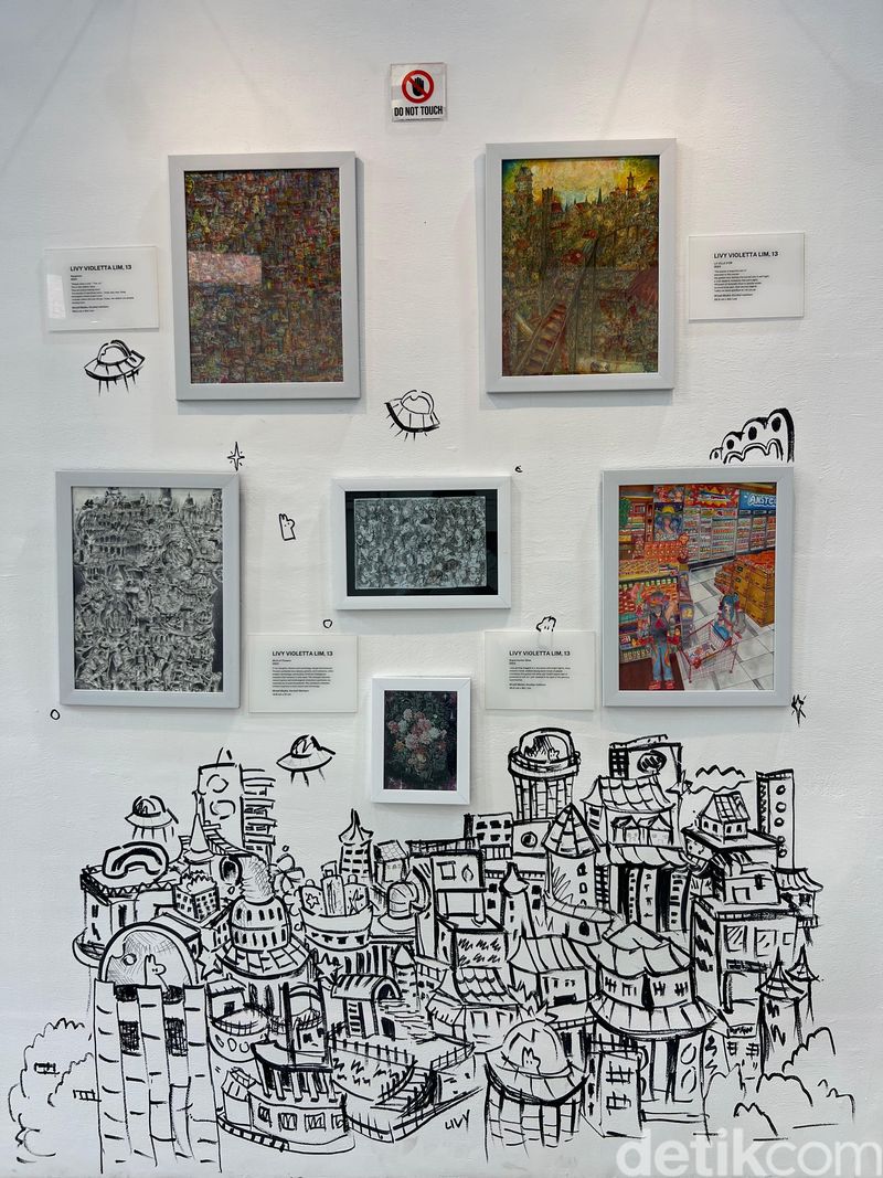 Pameran seni Canvas of Dreams diselenggarakan oleh for the heARTS organization (FTHO), organisasi pendukung seniman muda Indonesia. Digelar di Jakarta pada 24-25 Agustus 2024 di Chillax Sudirman, Jakarta Pusat.