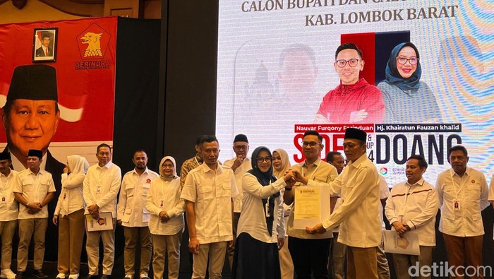 Farin-Khairatun saat menerima rekomendasi Partai Gerindra di Mataram, Minggu (25/8/2024).
