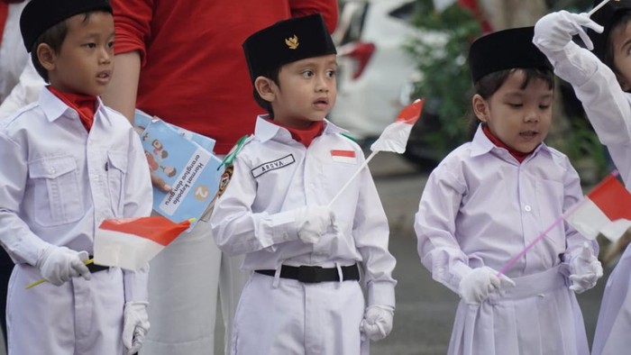 Anak-anak TK Indonesia Playschool menggelar perayaan HUT RI ke-79. Begini potret meraka yang menggemaskan saat merayakan kemerdekaan RI.