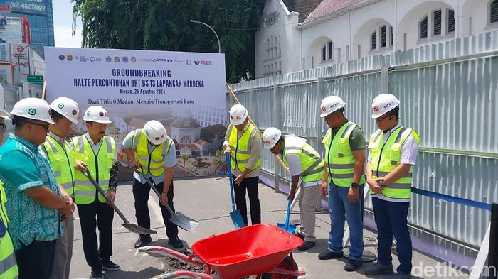 Groundbreaking pembangunan halte BRT BS13 Lapangan Merdeka. (Finta Rahyuni/detikSumut)