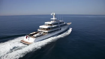 Larry Ellison, co-founder Oracle, juga memiliki kapal pesiar yang tidak kalah mewahnya. Kapal pesiar bernama Musashi dibeli pada tahun 2011 dengan harga USD 160 juta. Kapal itu memiliki panjang 88 meter dengan fasilitas seperti elevator, kolam renang, salpn kecantikan, gim, dan lapangan basket. Foto: Boat International