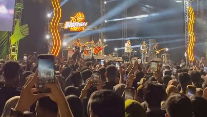 Konser Gilga Sahid di Bangkalan. Puluhan orang penonton mengaku kecopetan ponsel.