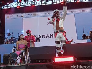 Kuburan Band Hadirkan Pocong, Kuntilanak, hingga Bagi-bagi Hadiah di WJF 2024