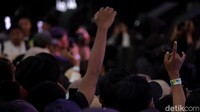 Dari catatan Disparbud Jabar tiket konser WJF 2024 ini diperkirakan 12 ribu penonton.