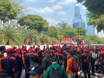 Massa Buruh Mulai Padati Kantor KPU, Minta PKPU soal Pilkada Diterbitkan