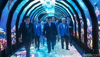 Prabowo Subianto yang merupakan Presiden terpilih ini turut datang mengenakan jas hitam berdasi biru, dalam pidatonya Prabowo menyebut PAN cukup unik dengan menyajikan suasana Kongres yang menggunakan teknologi AI dan Hologram.