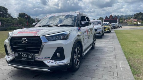 Mobil peserta Kejuaraan Nasional (Kejurnas) Time Rally 2024 di Bali, Sabtu (24/8/2024). (Foto: Istimewa)