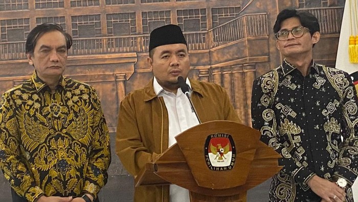 Ketua KPU, Mochammad Afifuddin, di kantor KPU, Menteng, Jakarta Pusat, Minggu (25/8/2024).