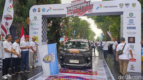 Pelepasan peserta kejurnas bertajuk Pertamina Merah Putih Wisata Rally 2024 di Denpasar, Bali, Minggu (25/8/2024). (Foto: Ni Made Lastri Karsiani Putri/detikBali)