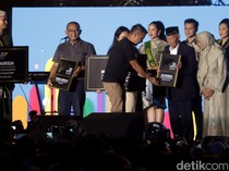 Ni Mursih, Pencipta Lagu Es Lilin Diganjar Penghargaan di WJF 2024