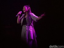 Tiara Andini Hipnotis Penonton Konser WJF 2024 di Lapangan Saparua