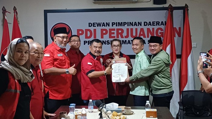 Penyeraham SK dukungan Pilkada Palembang di DPD Sumsel.