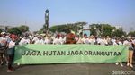Peringati Hari Orang Utan, Para Pesepeda Bawa Boneka Saat Gowes di Sudirman