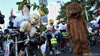 Para peserta tengah mengikuti kegiatan sepeda riang gembira bertajuk BIKE FOR YOU.