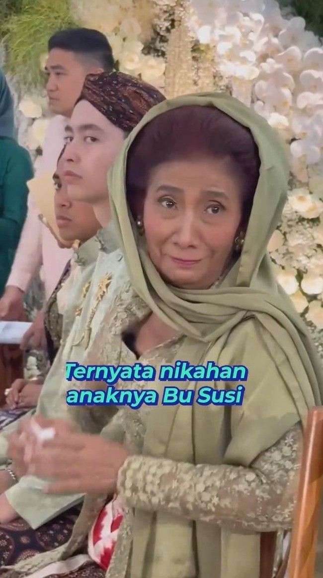 Adapun keluarga dan kerabat dekat memakai busana bernuansa hijau sage yang kalem. Susi Pudjiastuti pun memakai kebaya kutu berwarna tersebut. (Foto: Instagram)