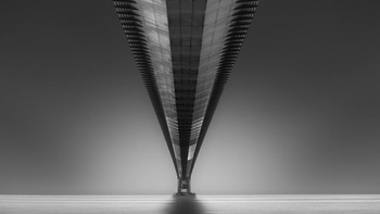 Juara dua kategori Architecture dipegang oleh Jim Scott dari Inggris dengan karya berjudul Underbelly. Foto: Jim Scott/Prix de la Photographie Paris
