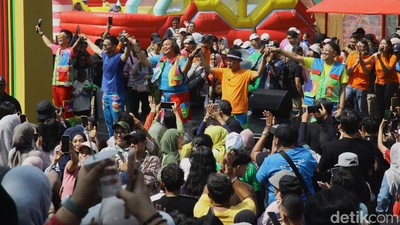 Project Pop Goyang Kemeriahan Bank Mega Tap To Pay