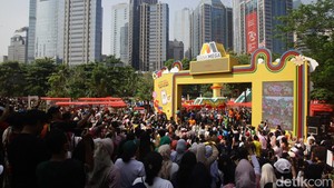 Beberapa lagu yang sempat populer dibawakan Project Pop, salah satunya berjudul Tu Wa Ga Pat. 