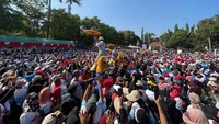 Ribuan masyarakat antusias mengikuti Kirab Indonesia Maju di lapangan GGM Kabupaten Majalengka. 
