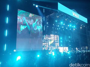 Herman dan Benny Asyik Berdendang Saat Wali Guncang WJF 2024