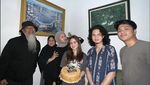 Selain Bermusik, Dul Jaelani Hobi Kulineran Bareng Tissa Biani