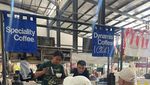 Sri Mulyani Kulineran di Bintaro, Jajan Nasi Pecel dan Sayur Lodeh